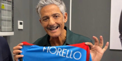 Fiorello riceve la maglia del Catania